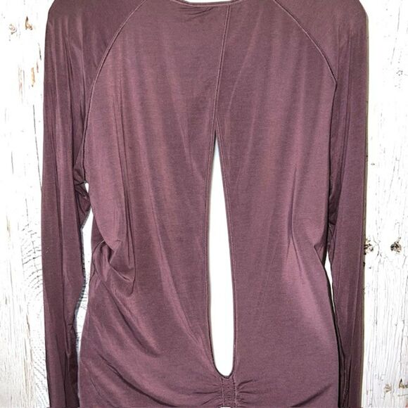 LULULEMON "CINCH ARCTIC" PLUM DEEP STRETCH LONG SLEEVE TOP SIZE 12 - Picture 8 of 12